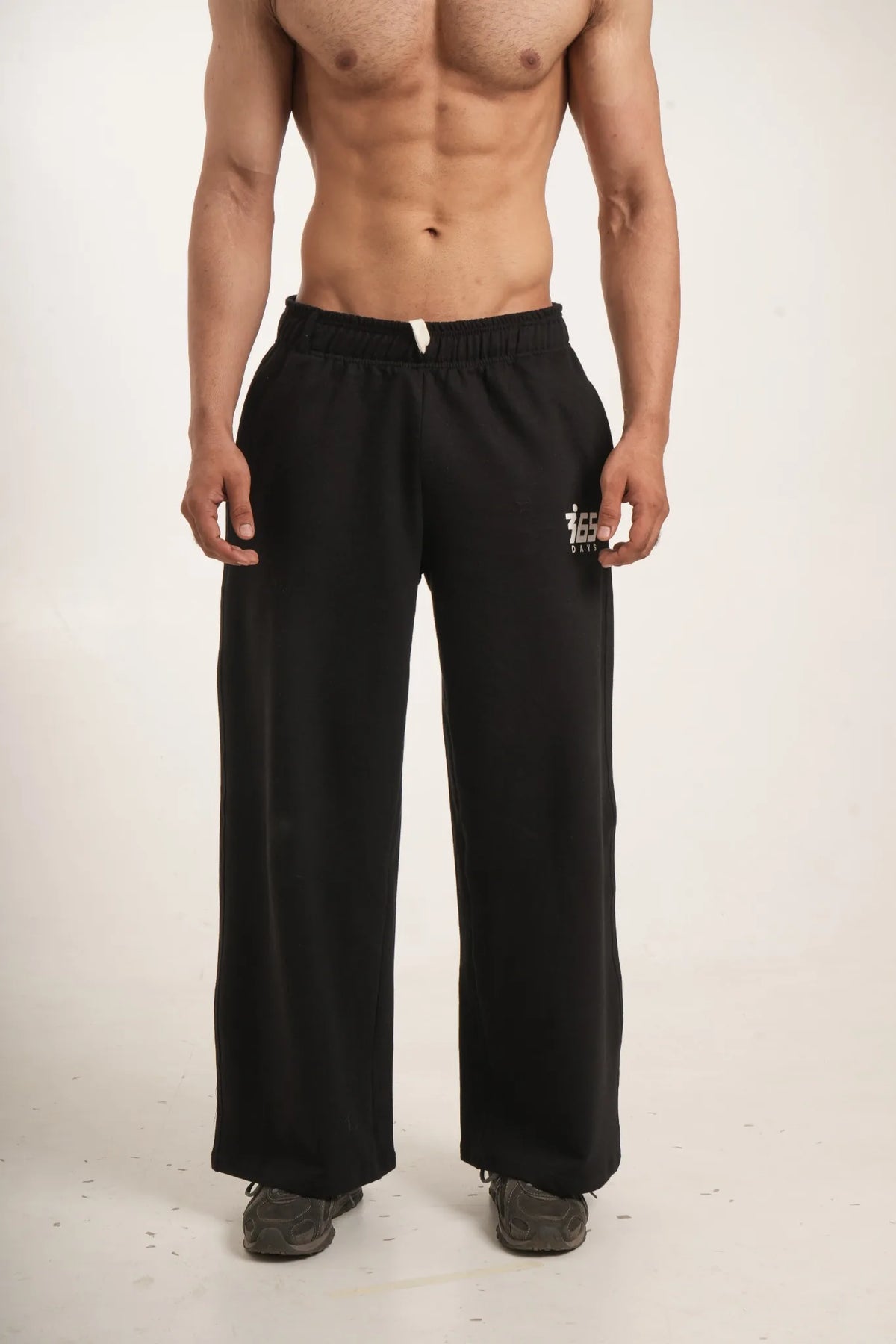 MOMENTUM | LOOSE FIT JOGGERS | BLACK