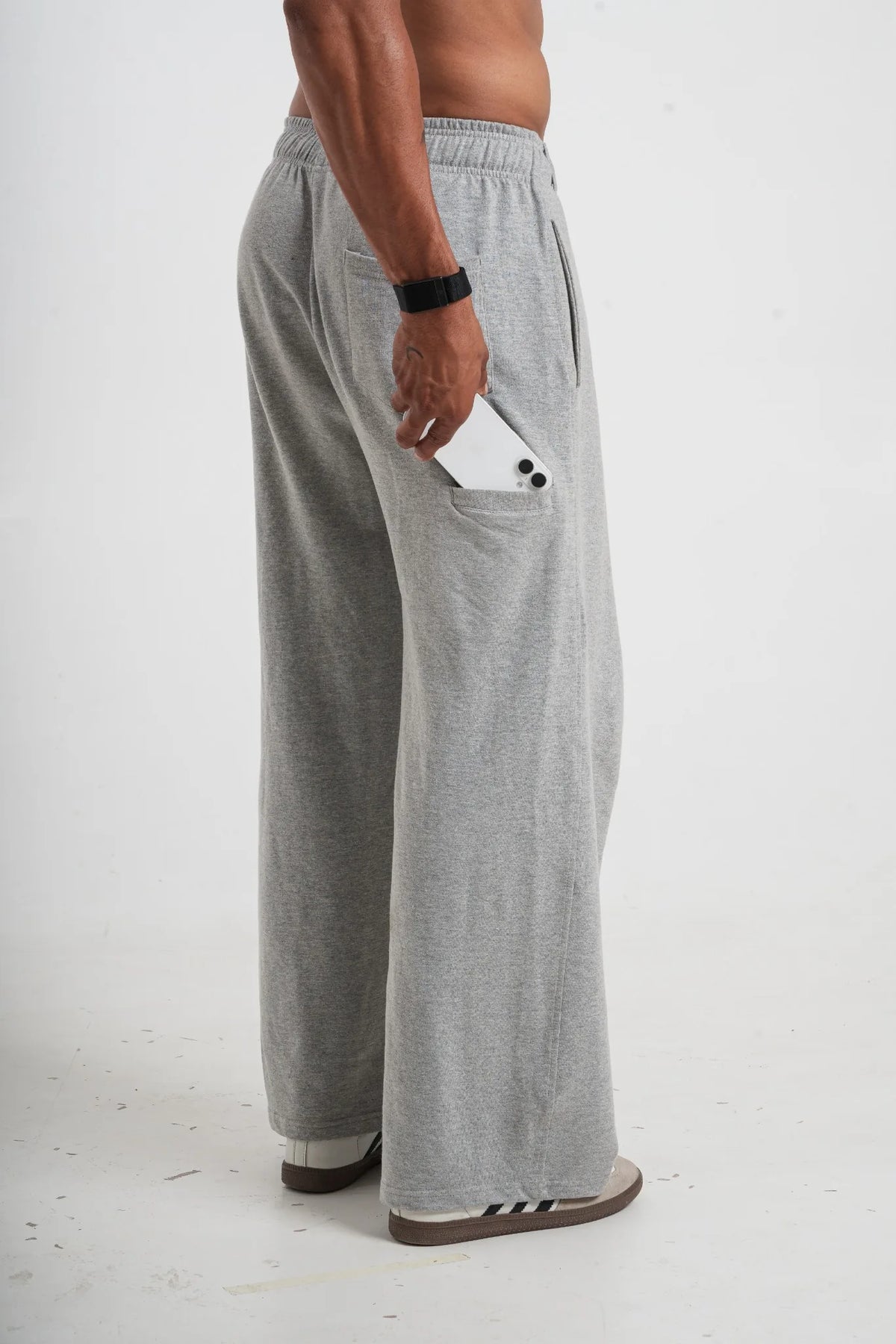 MOMENTUM | LOOSE FIT JOGGERS | BLACK